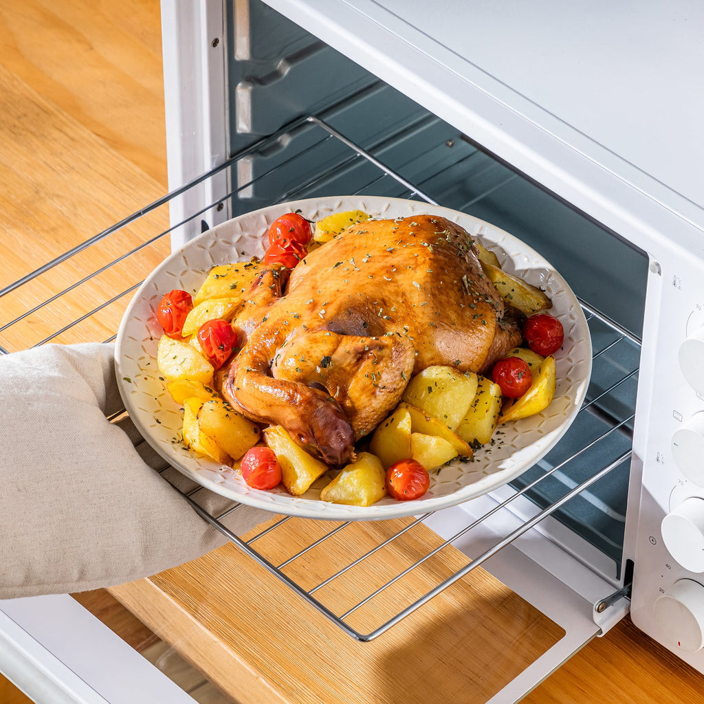 vancasso 16 Pieces Dinnerware Sets, Stoneware Plates and Bowls Set for 4, White Dish Set, Honeycomb Pattern